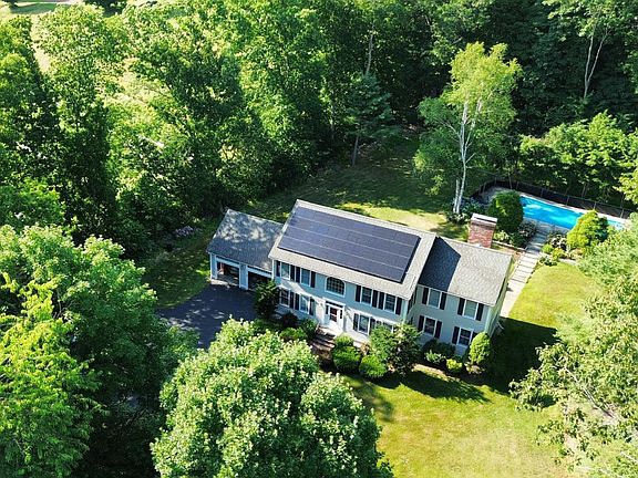 4th image of 6 Drury Plains Road