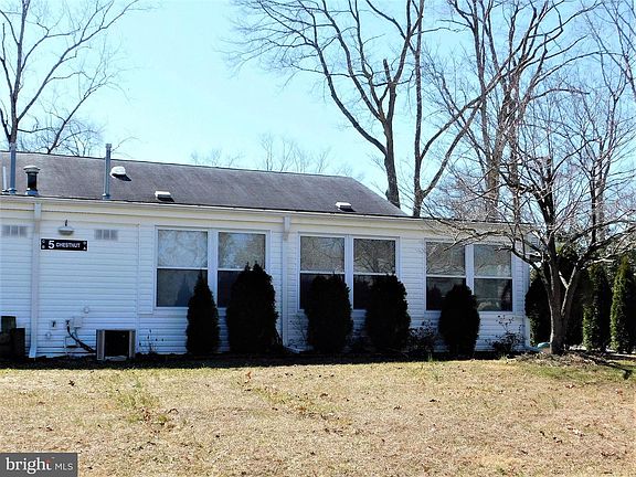 2nd image of 5 Chestnut St #A