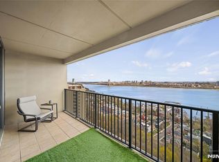 6 Horizon Rd APT 1605, Fort Lee, NJ 07024