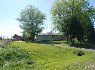16818 N Hakes Rd, Edelstein, IL 61526