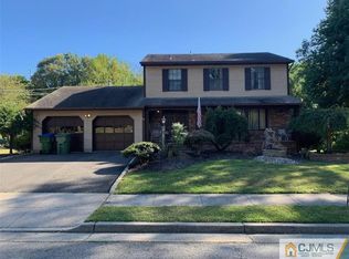 18 Clifton St, Edison, NJ 08817