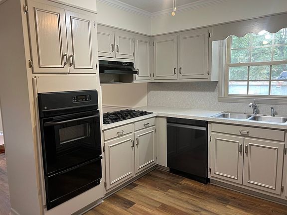 3rd image of 8505 Bells Ferry Rd