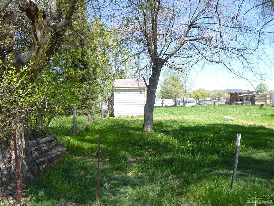 1st image of 972 NW Madras Hwy