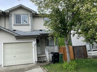 8228 2nd Ave SW, Edmonton, AB T6X 1K3