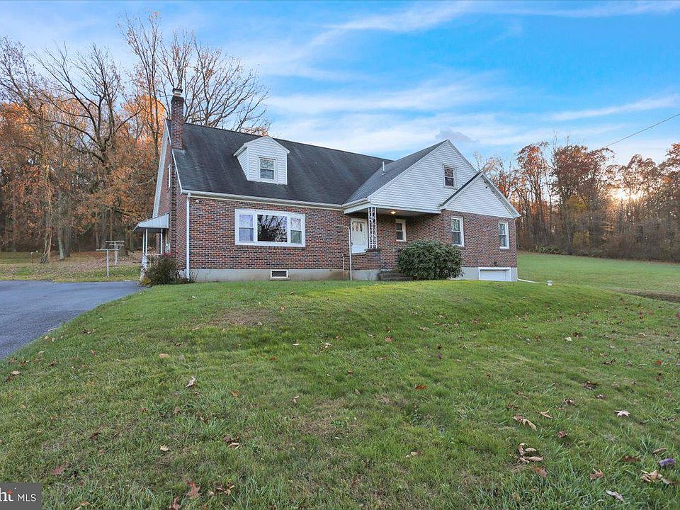 18 Pensinger Ln, Mertztown, Pa 19539 