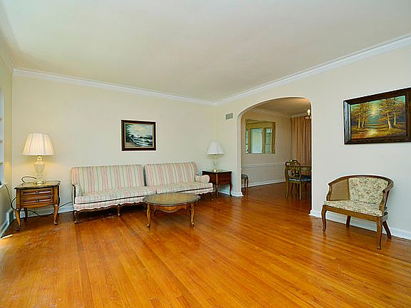 5th image of 3309 N Newcastle Ave