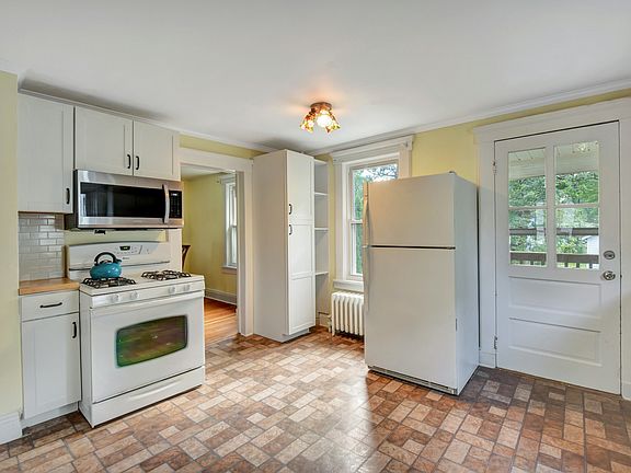 3rd image of 509 Farview St