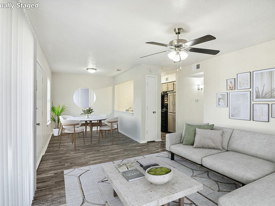 Apartment Living Room at Lakeside Village