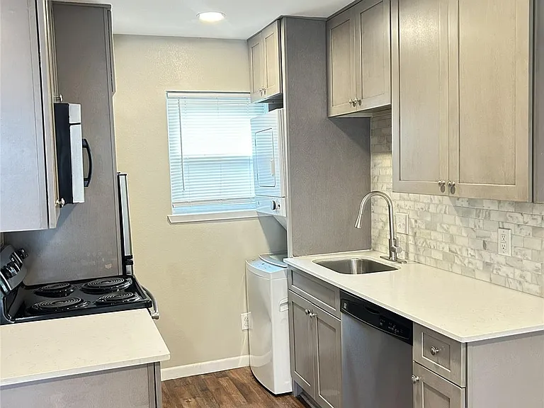 3025 Prospect St #2 — Photo 6