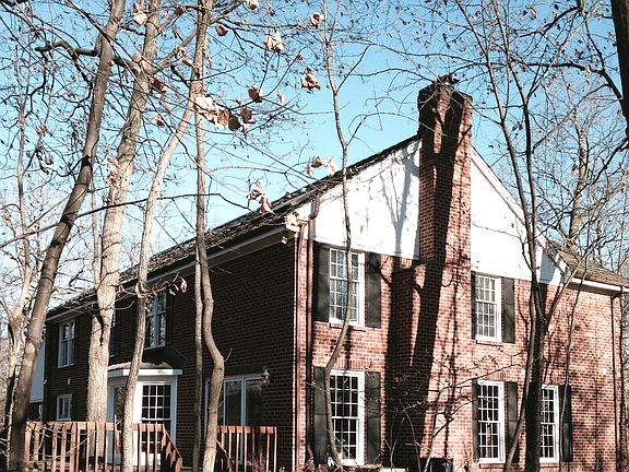 150 Inverness Side View