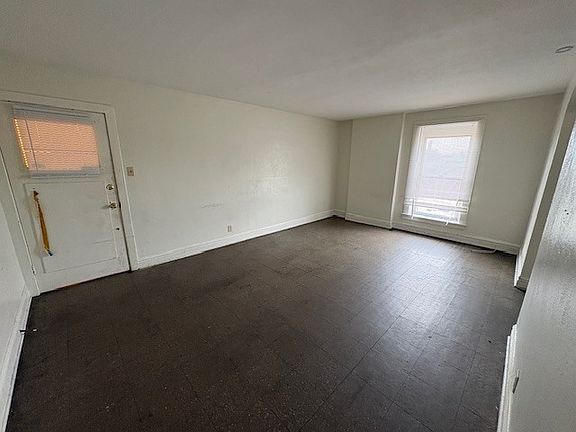 3rd image of 7425-7429 S Broadway