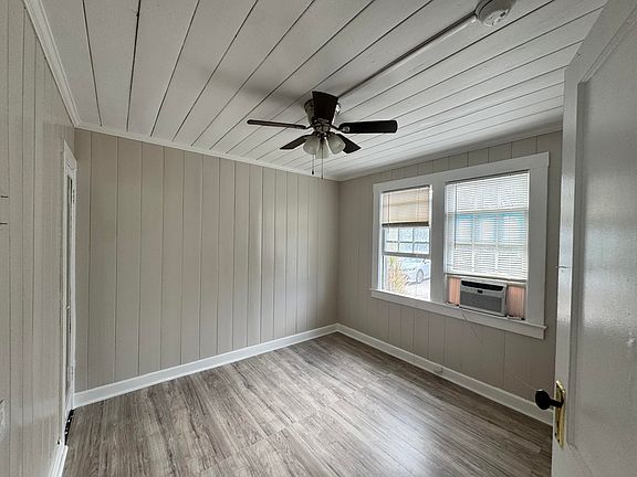4th image of 200 Park Ave #6
