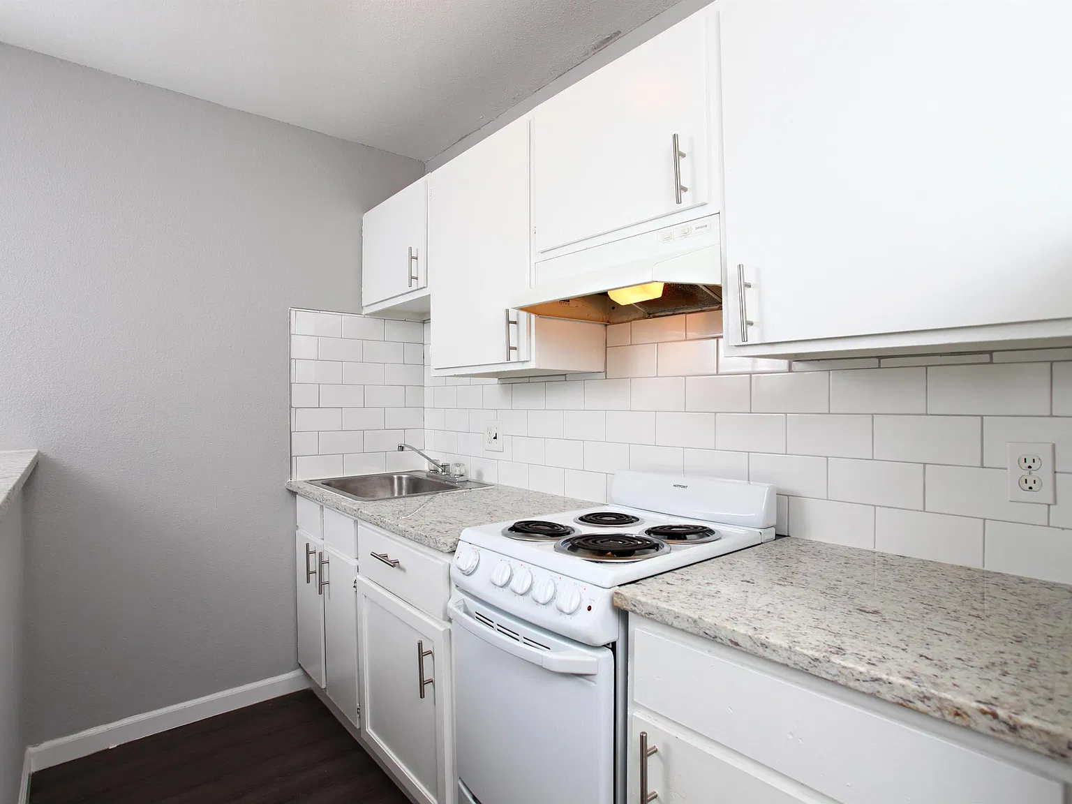 The Towers Apartments - NEW — Photo 4