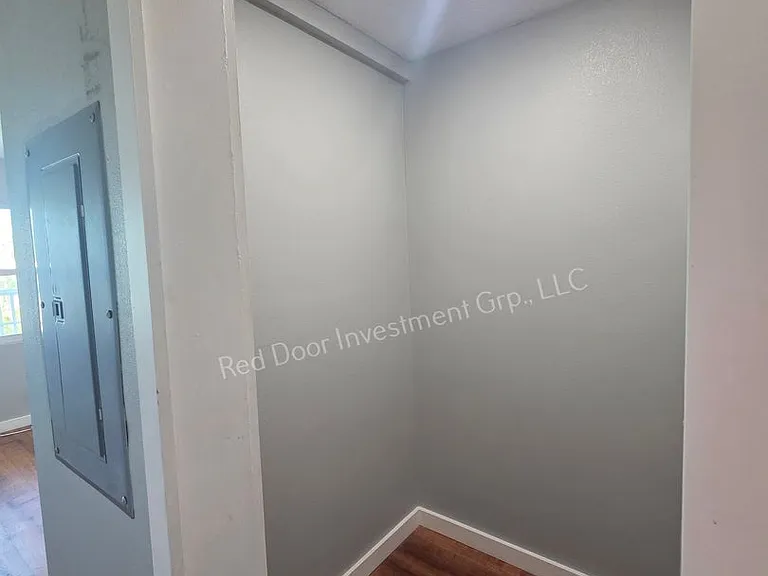 Riverside Apartments - Minutes to the River - Multiple Units Available — Photo 10