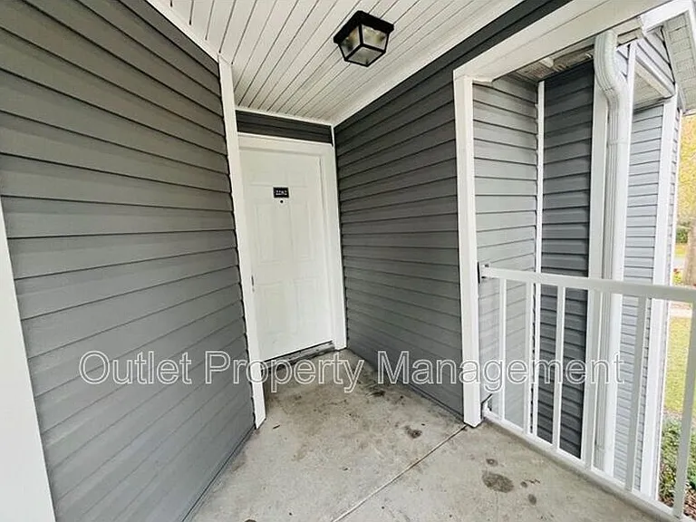 2282 Grenwich Ave #2282 — Photo 2