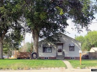 944 Fremont St, Thermopolis, WY 82443