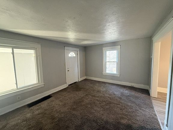 3rd image of 111 W Wilson Ave