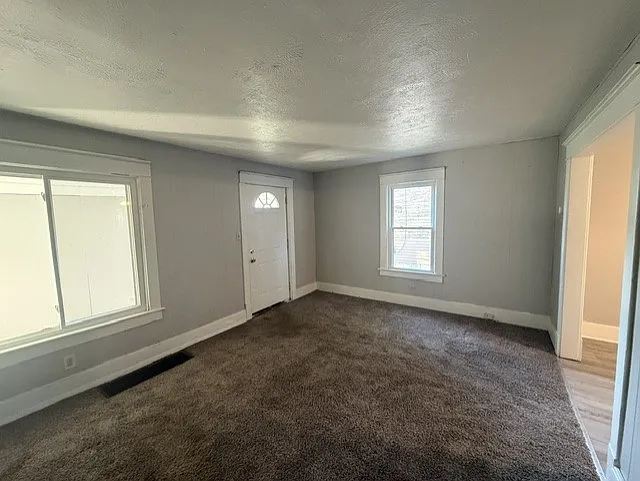 111 W Wilson Ave — Photo 3