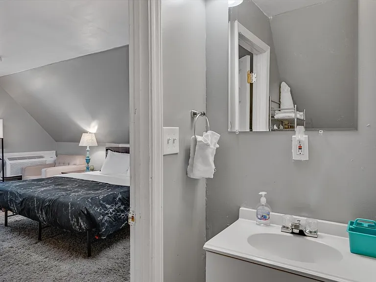 126 White Oak Dr #2 — Photo 9