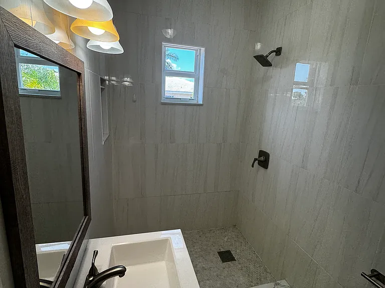 434 NE 7th Ave #4 — Photo 23