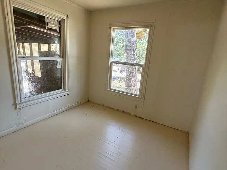 3709 Beverly Dr — Photo 8