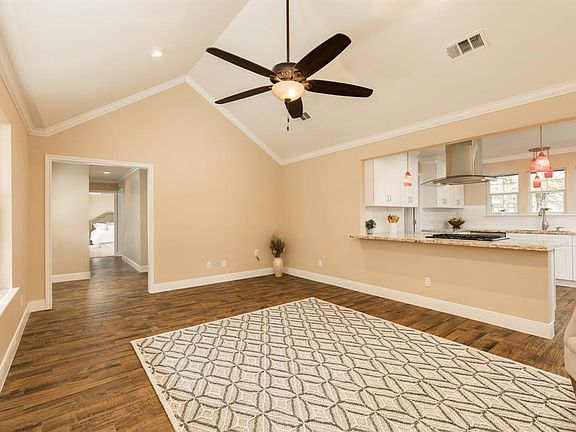 4th image of 8503 Kings Oak Dr