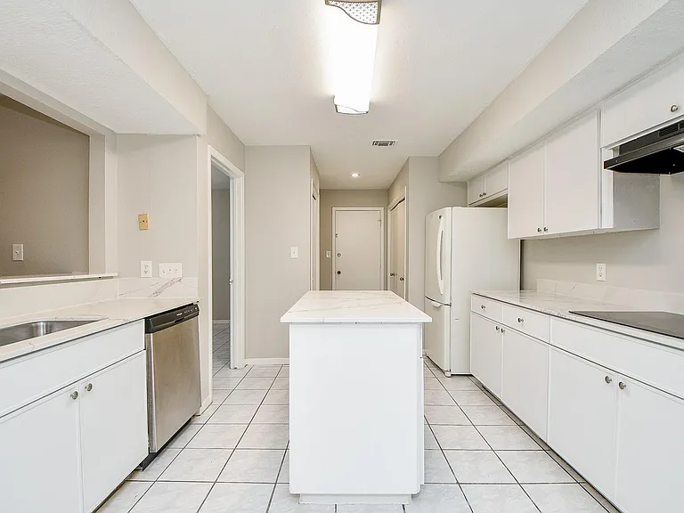 11411 Pepperdine Ln — Photo 16