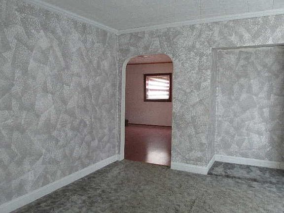 4th image of 232 Franconia Ave