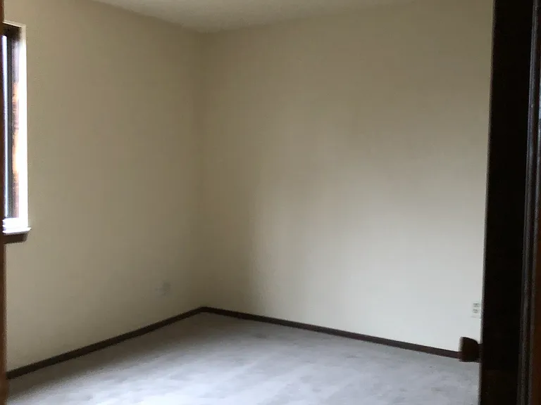 Bella Dora Rosamond Ave. Apartments — Photo 12
