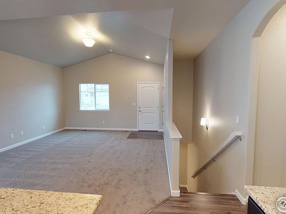 5th image of 707 Prairie Dr