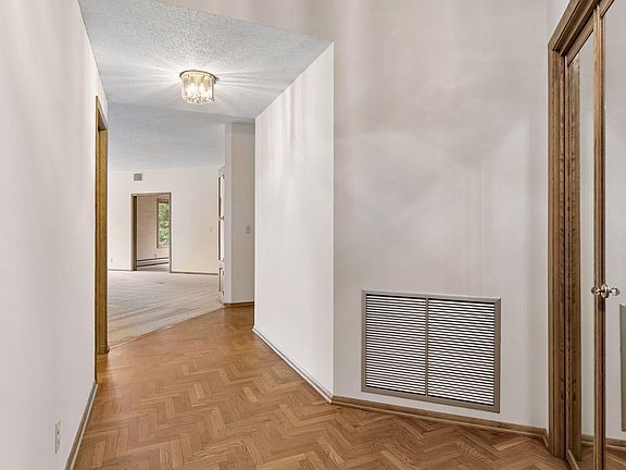5th image of 1830 Eagle Ridge Dr APT 2003