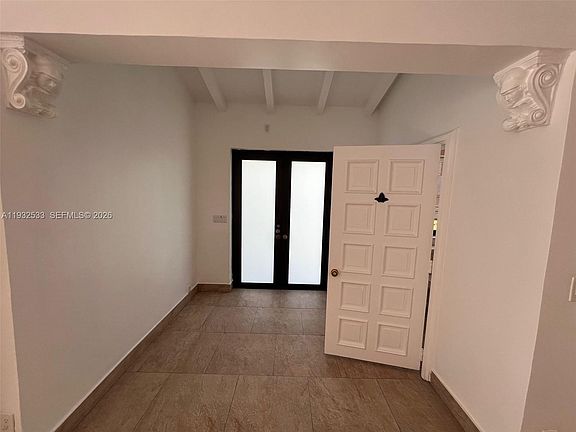 5th image of 4575 Post Ave