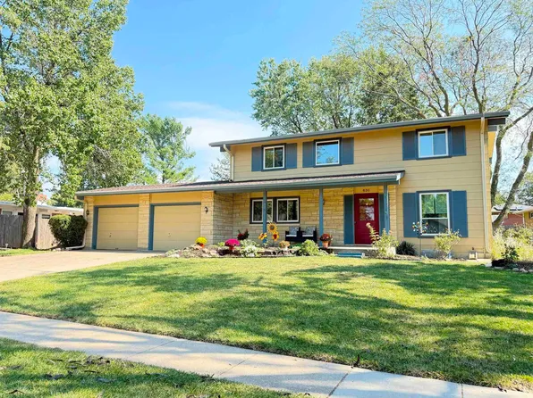 630 Cottonwood Dr, Lincoln, NE 68510