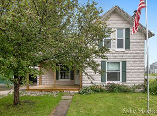 9493 Main St, Howard City, MI 49329