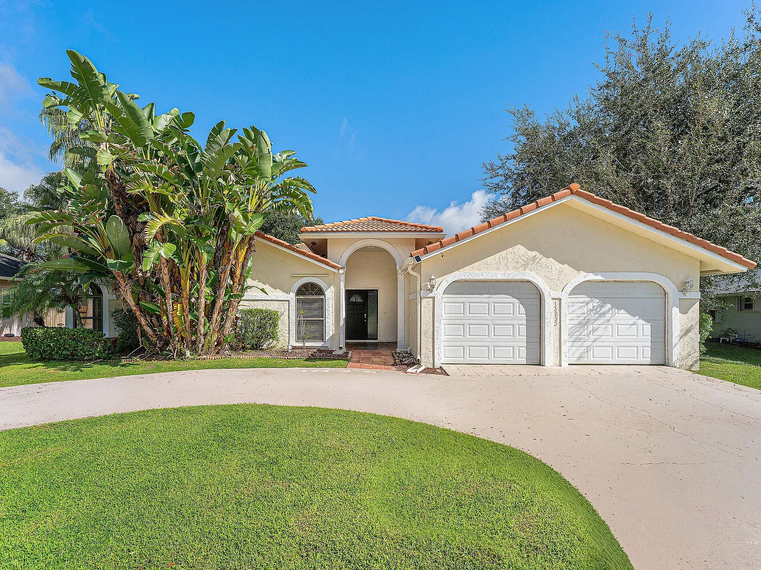 4 bed, 3.0 bath, 2145 sqft, $7,900 — Photo 1