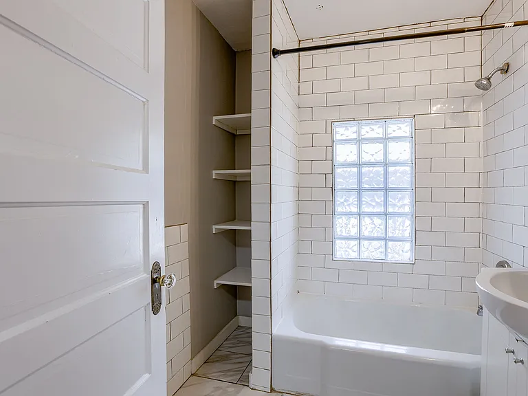 115 S 38th St #3 — Photo 10
