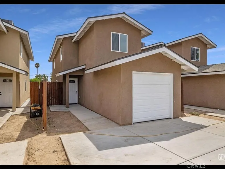 1413 Oregon St — Photo 1