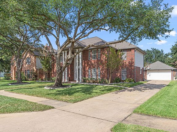 2nd image of 10214 Hedge Way Dr