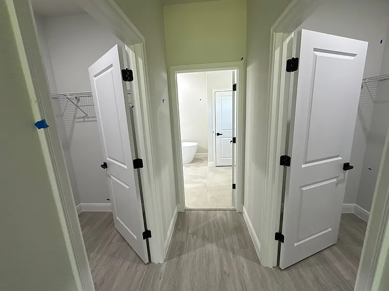 1557 W Elder Ln — Photo 15