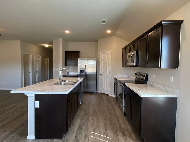 8104 Dogwood Dr — Photo 5