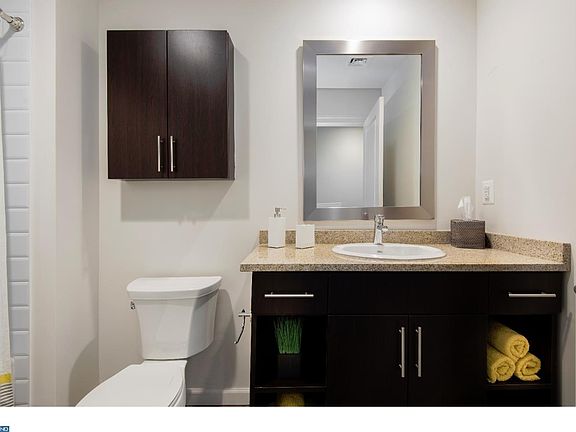 5th image of 252 N Columbus Blvd #1213
