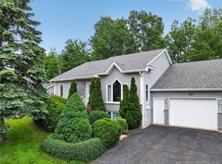 221 Manon St, Dieppe, NB E1A6W1