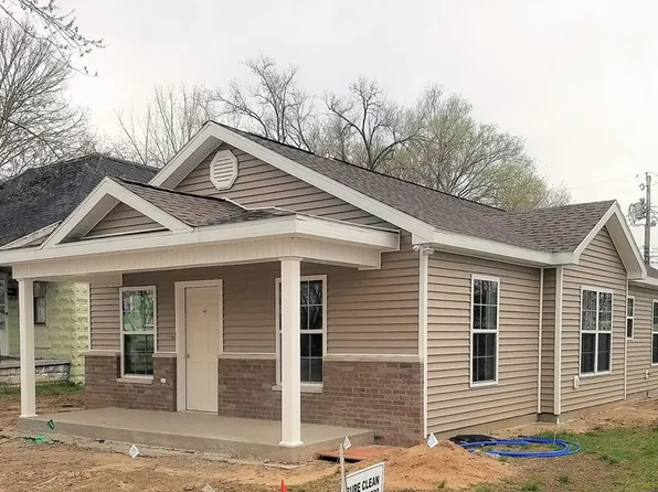 104 N 1st St #104, Vincennes, IN 47591