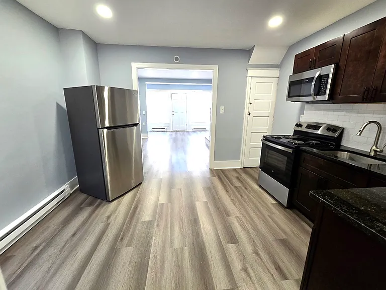 6542 Regent St — Photo 10