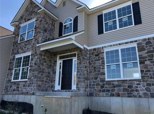 5401 Geiger Dr N, Schnecksville, PA 18078