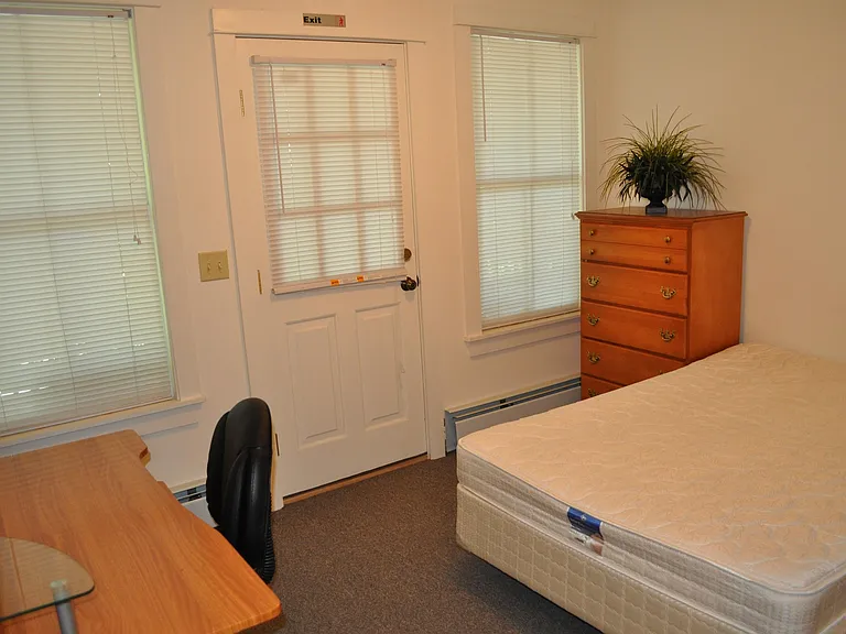 110 Highland Pl #1 — Photo 6