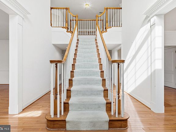 5th image of 3817 Park Lake Dr