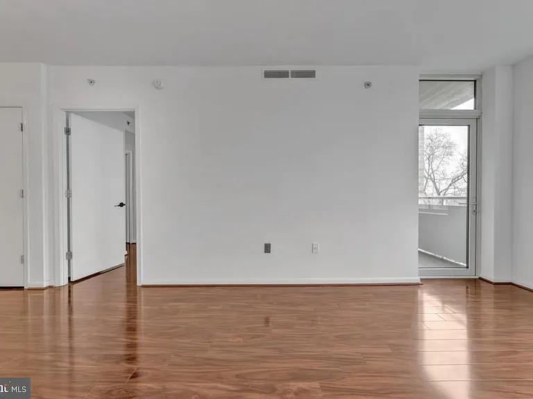 355 I St SW #615 — Photo 9
