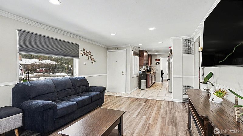 4th image of 20005 14th Avenue S
