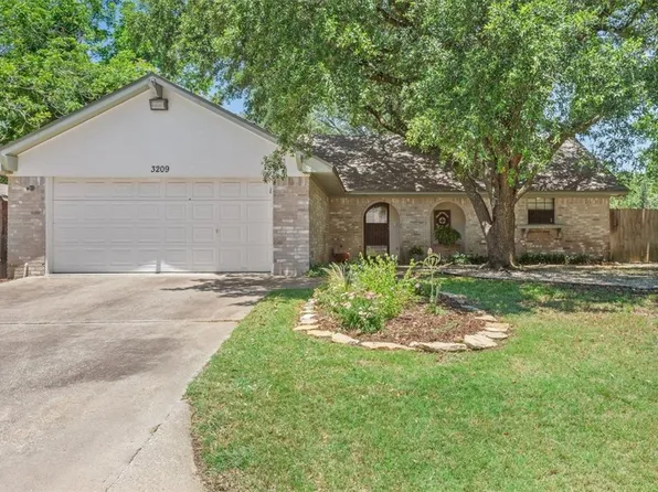 3209 Pioneer Cir, Woodway, TX 76712